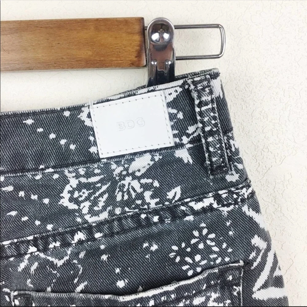 UO BDG Dolphin Super High Rise Cutoff Shorts‎ Sz 24 Black White Print